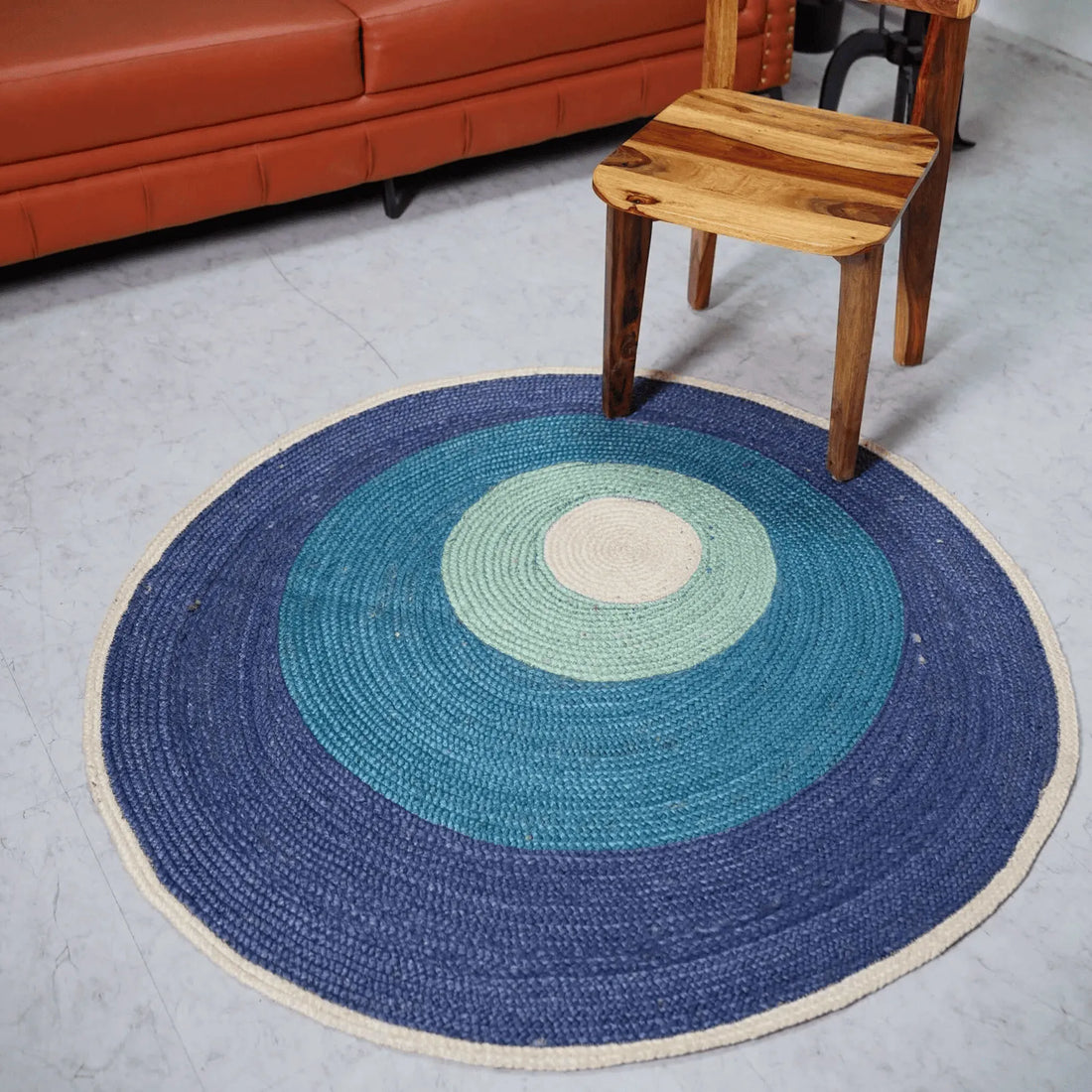 Handwoven Multicolor Gradient Round Jute Rug – Braided Boho Design