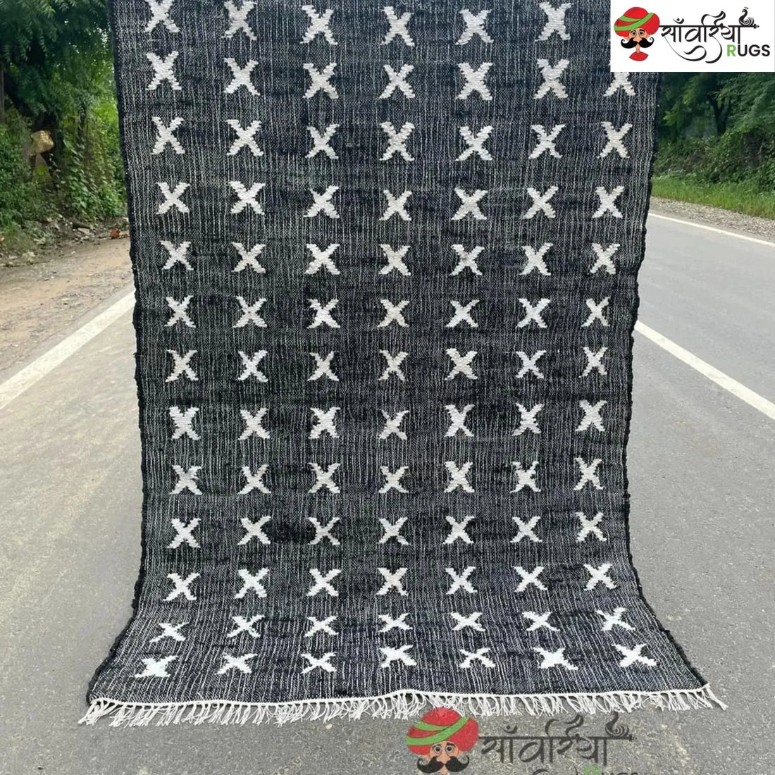 Sanwariya Rugs – Handwoven Jute Cotton Black & White Geometric Rug