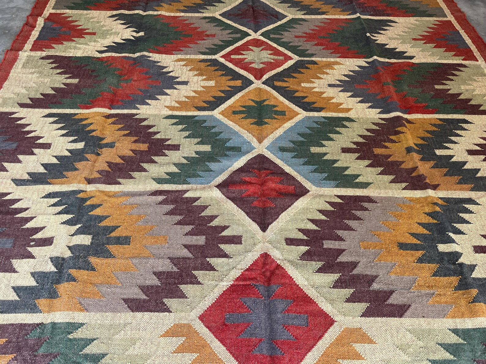 Handwoven Wool & Jute Kilim Rug – Traditional Indian Dhurrie