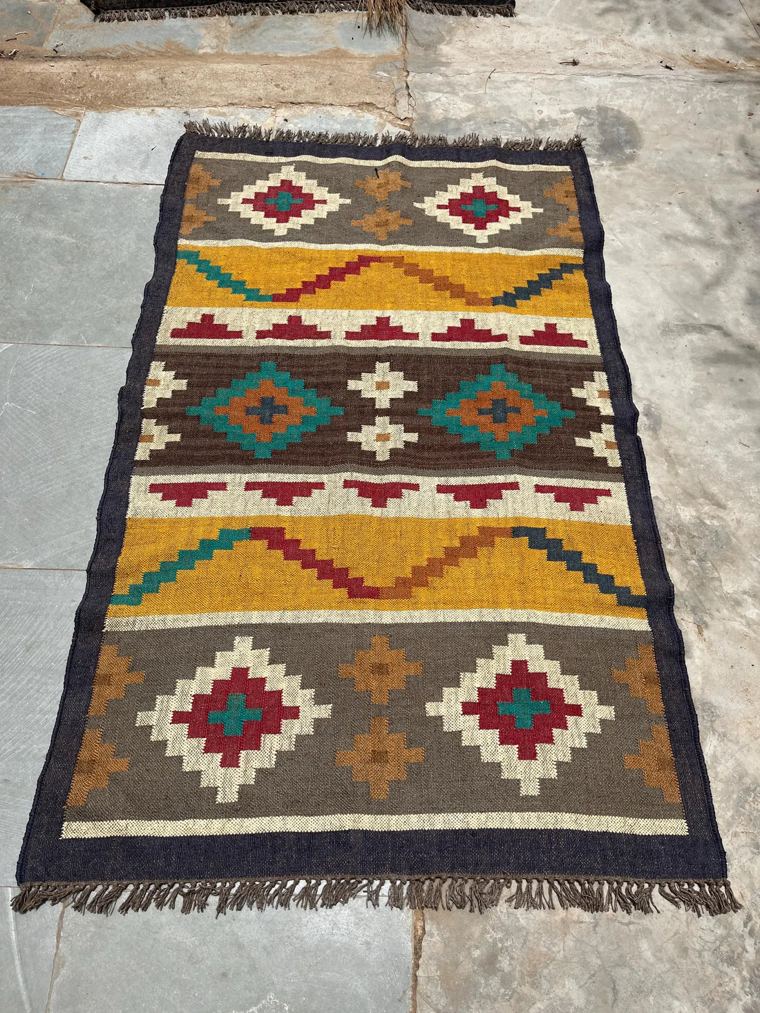 Handwoven Wool & Jute Kilim Rug – Traditional Indian Dhurrie Carpet