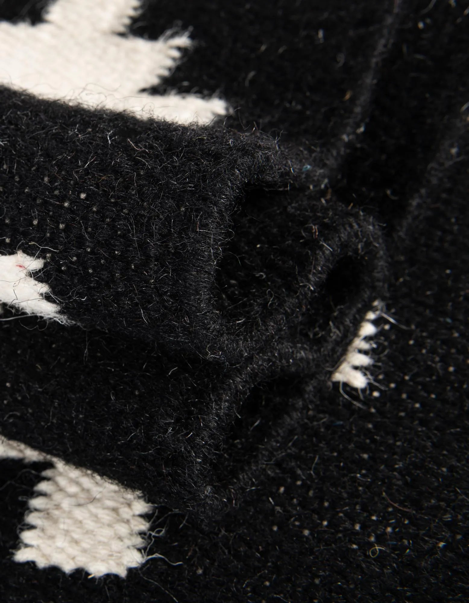 Black & White Jute Runner Rug – Eco-Friendly Hemp Fiber Hallway Carpet
