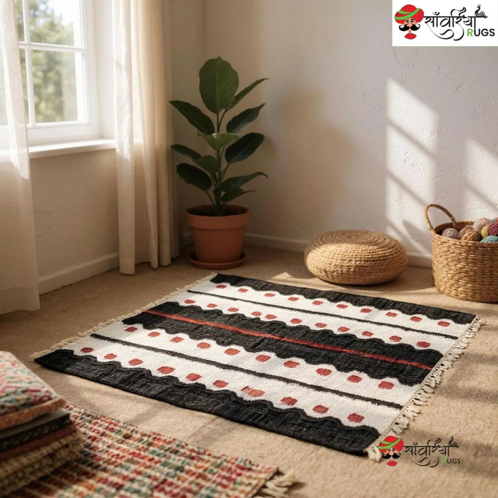 Handmade Black Geometric Jute Cotton Dhurrie Rug
