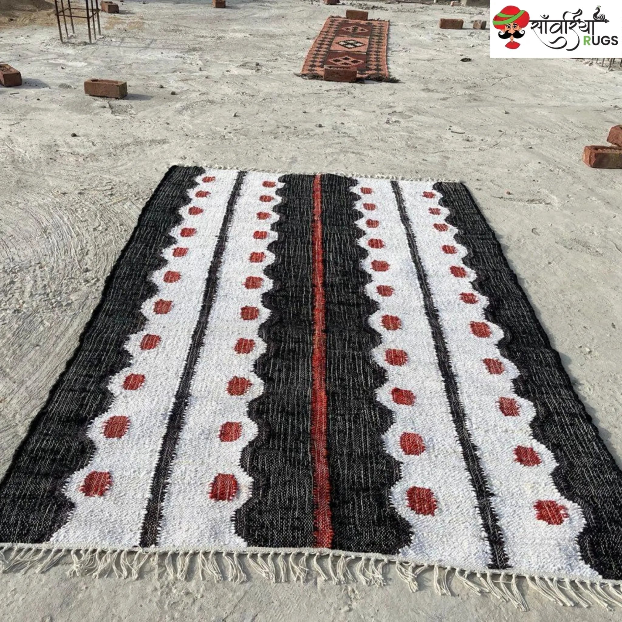 Handmade Black Geometric Jute Cotton Dhurrie Rug