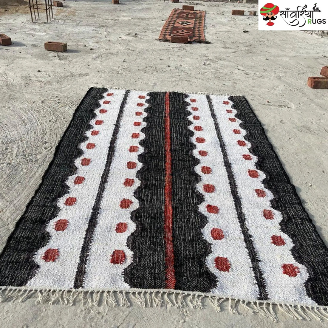 Handmade Black Geometric Jute Cotton Dhurrie Rug