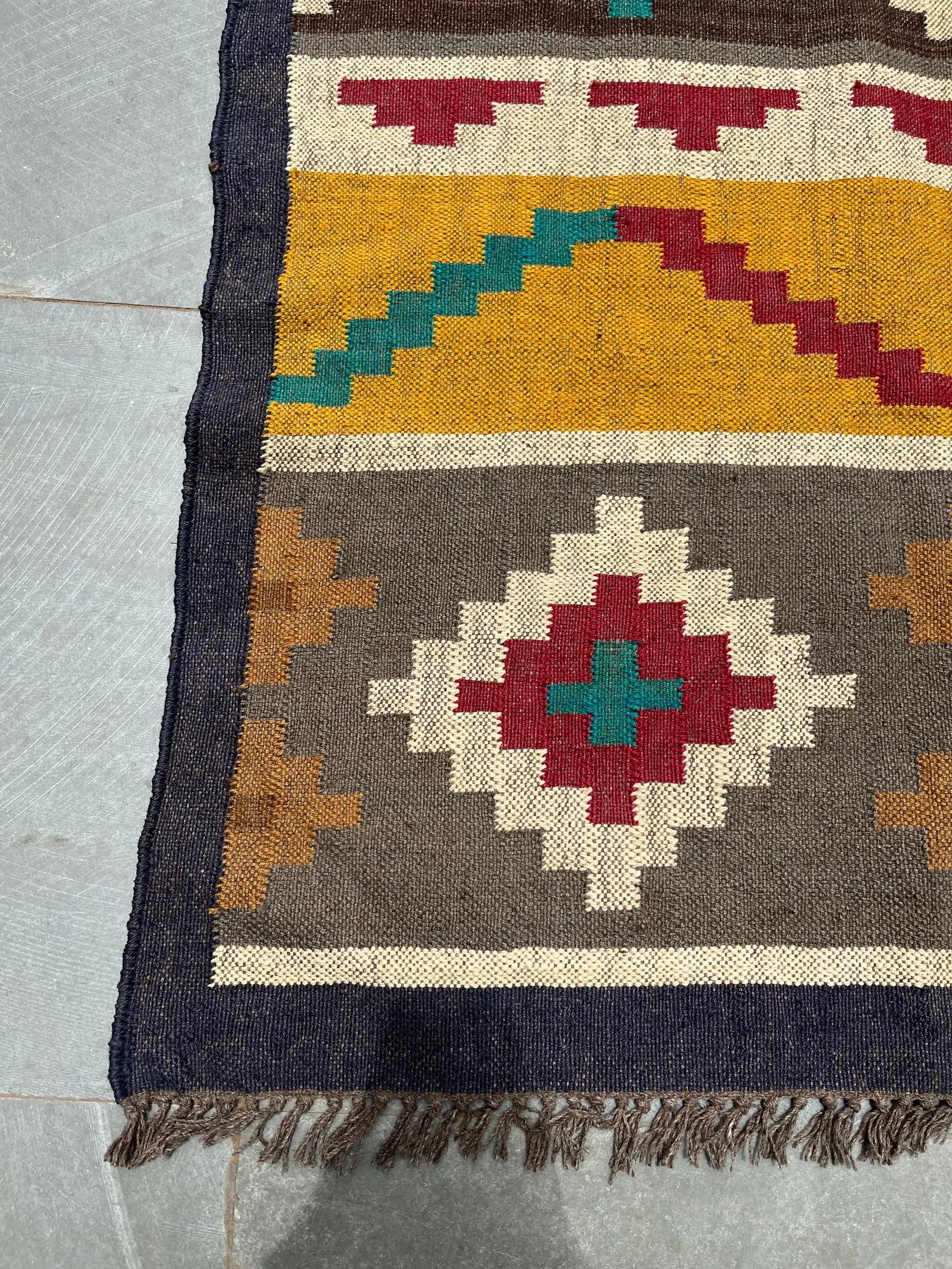 Handwoven Wool & Jute Kilim Rug – Traditional Indian Dhurrie Carpet