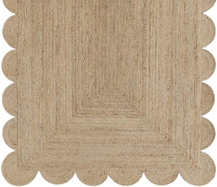Handwoven Jute Rug – Scalloped Edge Rectangular Braided Decorative Rug