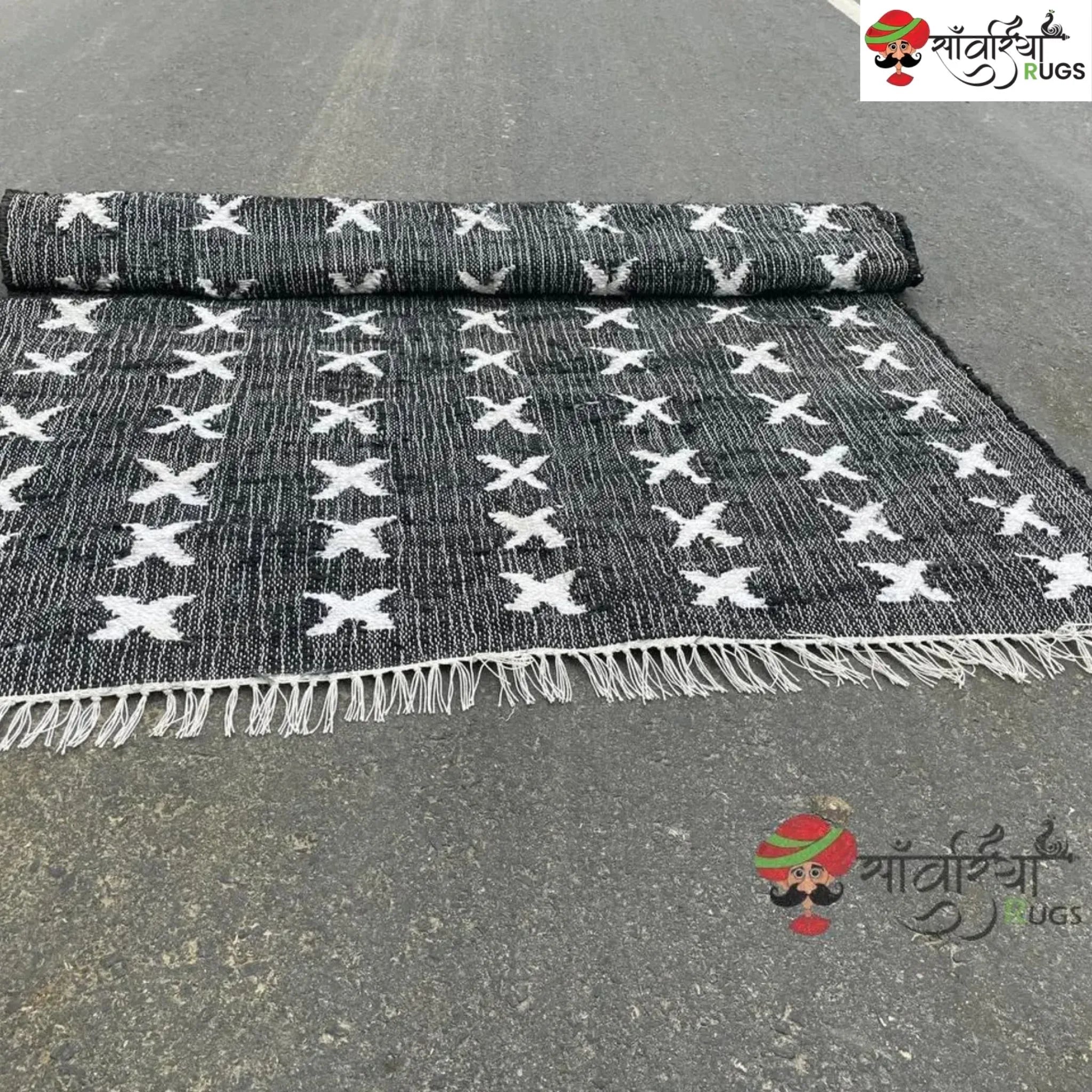 Sanwariya Rugs – Handwoven Jute Cotton Black & White Geometric Rug