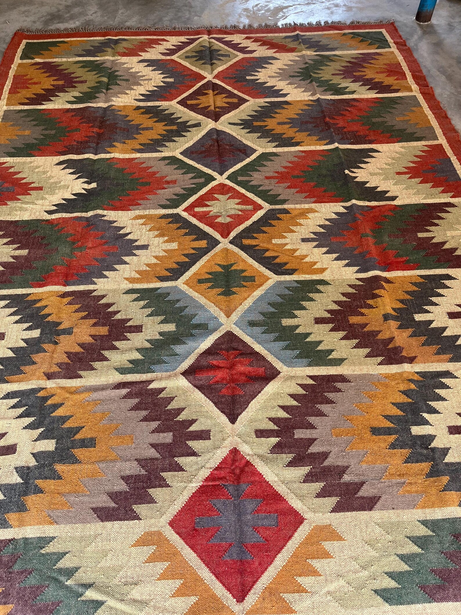 Handwoven Wool & Jute Kilim Rug – Traditional Indian Dhurrie