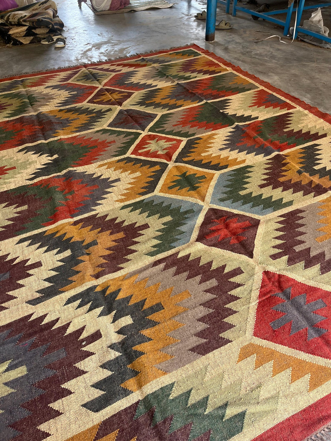 Handwoven Wool & Jute Kilim Rug – Traditional Indian Dhurrie