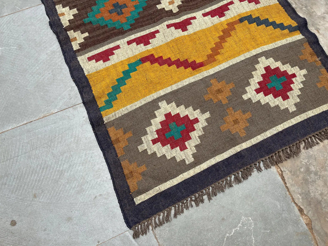 Handwoven Wool & Jute Kilim Rug – Traditional Indian Dhurrie Carpet
