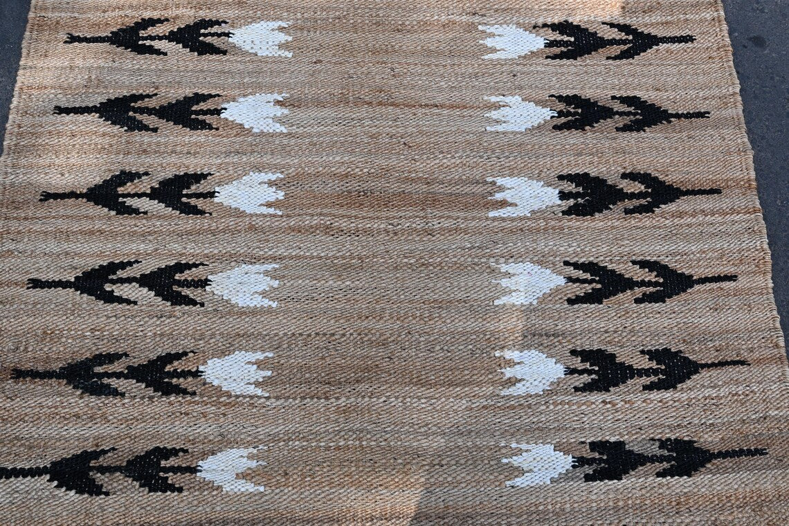 Handmade Hemp & Jute Flower Pattern Rug | Eco-Friendly Braided Area & Runner Rug