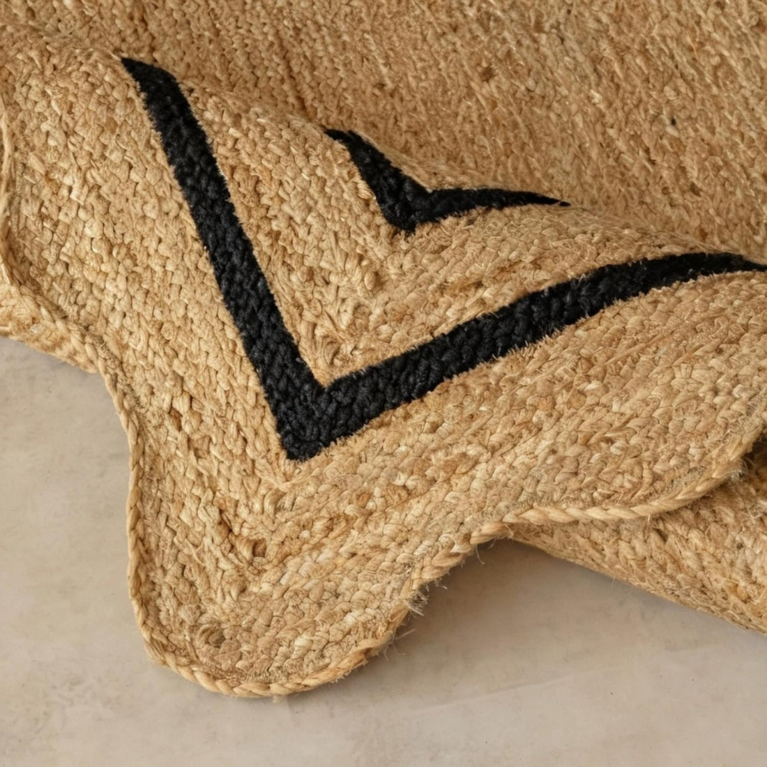 Natural Jute Wave Scalloped Area Rug – Handmade Braided Jute Rug