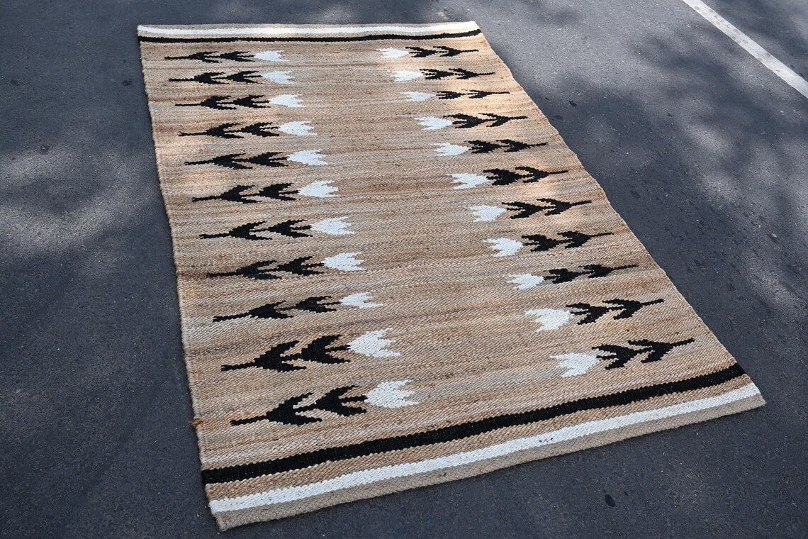 Handmade Hemp & Jute Flower Pattern Rug | Eco-Friendly Braided Area & Runner Rug