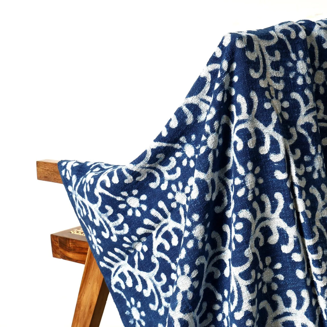 Sanwariya Rugs Cotton Throw Blanket, Indigo Floral Medallion 50 x 70 Inch