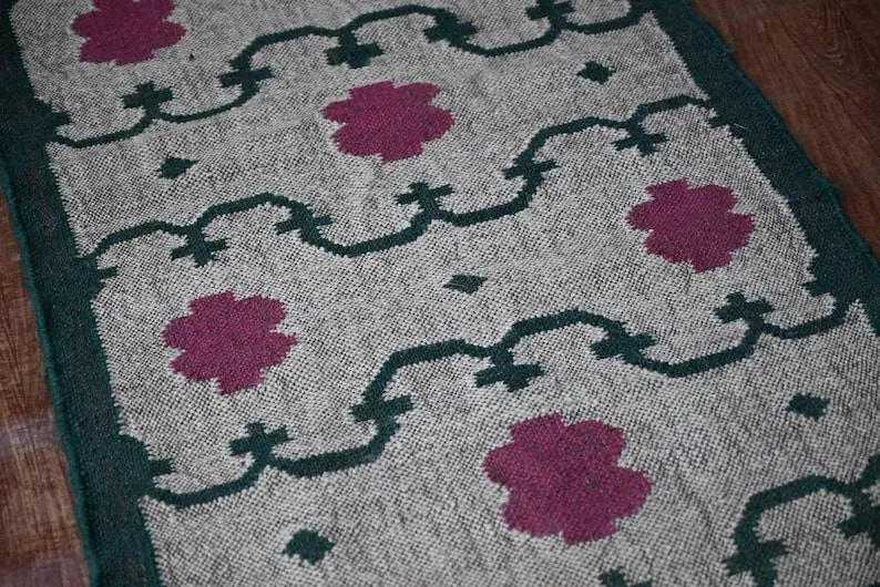 Beige Floral Wool & Jute Kilim Runner Rug – Green & Berry Pink