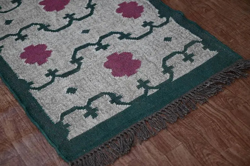 Beige Floral Wool & Jute Kilim Runner Rug – Green & Berry Pink