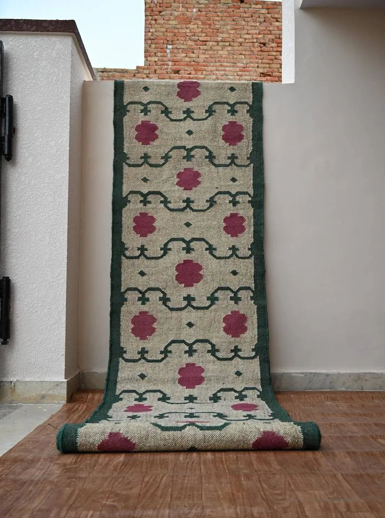 Beige Floral Wool & Jute Kilim Runner Rug – Green & Berry Pink
