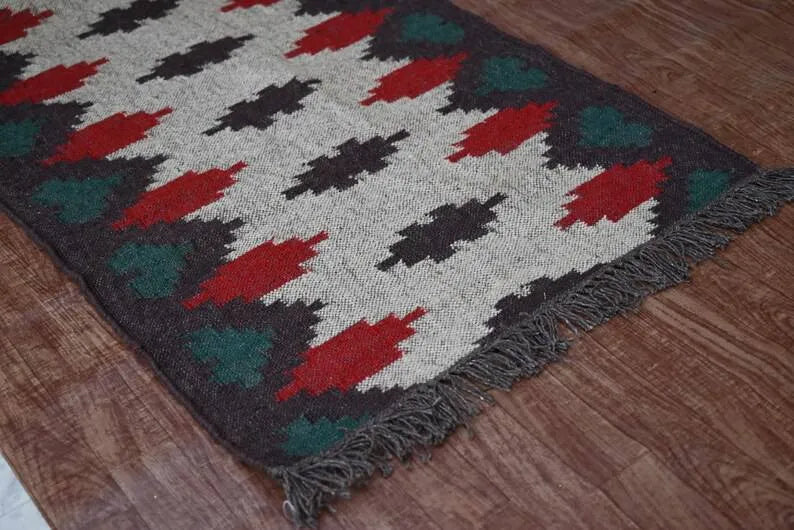Beige Geometric Wool & Jute Kilim Runner Rug – Red & Green