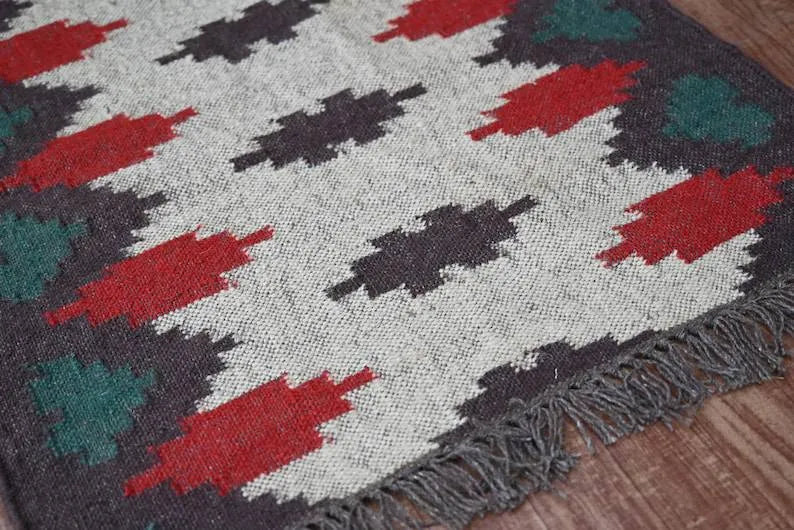 Beige Geometric Wool & Jute Kilim Runner Rug – Red & Green
