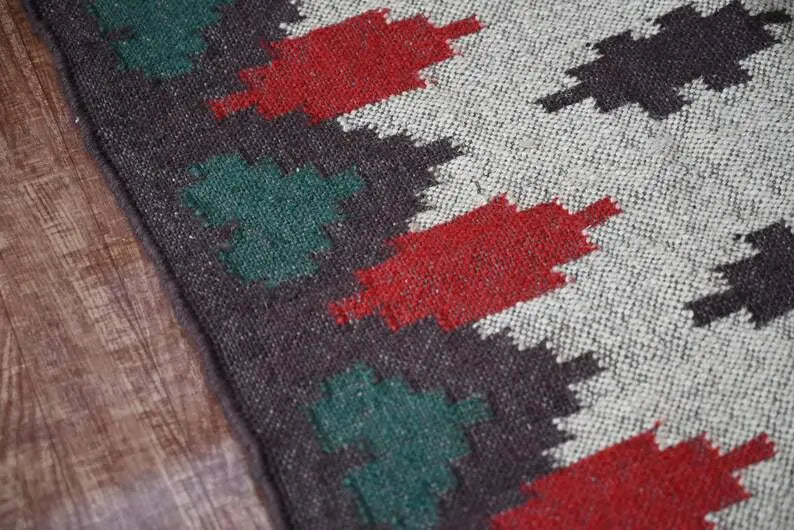 Beige Geometric Wool & Jute Kilim Runner Rug – Red & Green