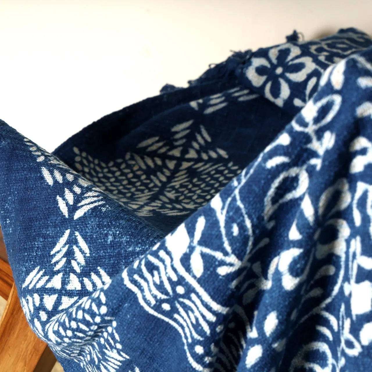 Navy Blue Botanical Throw Blanket with Fringe | Sanwariya Rugs