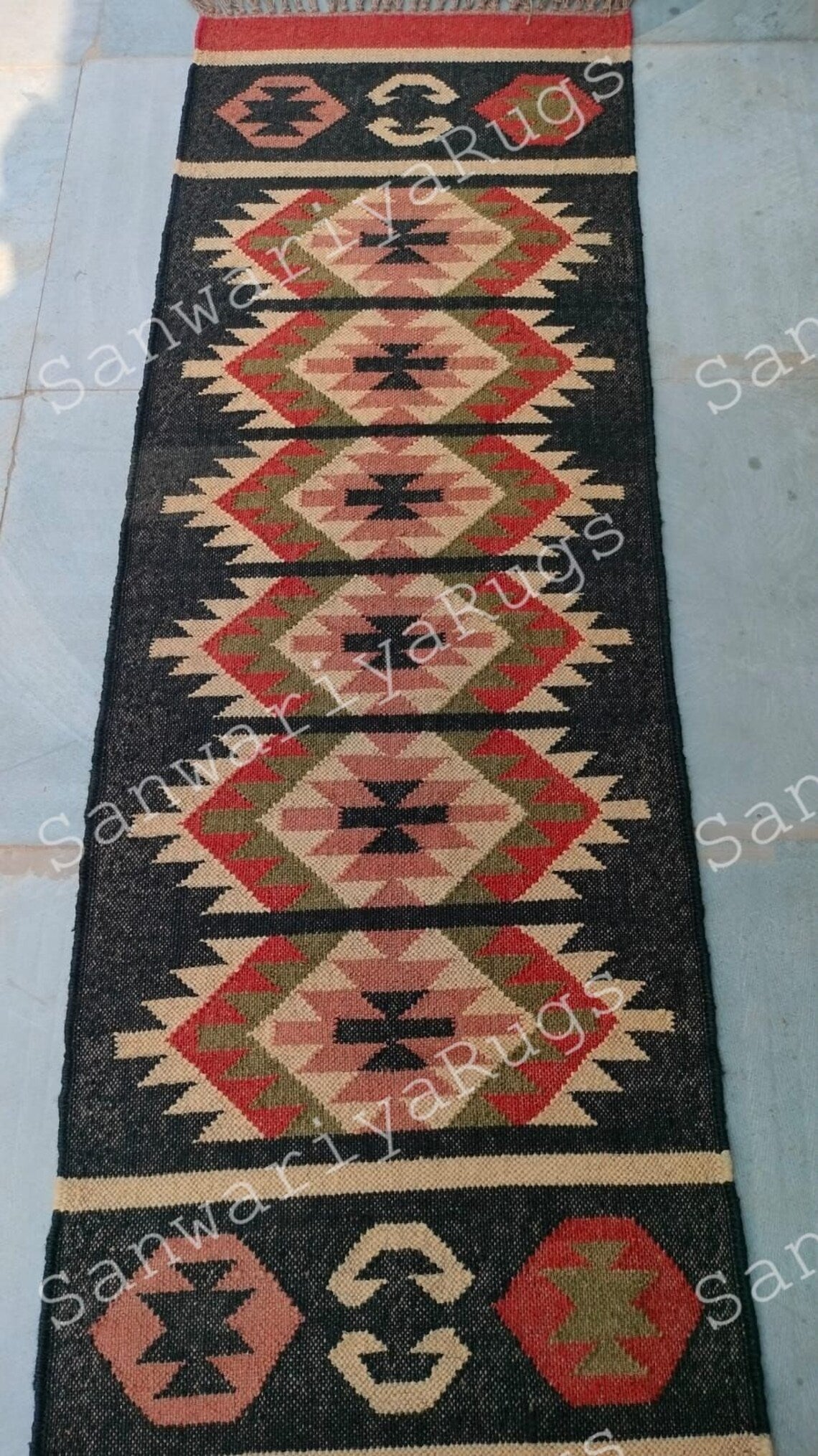Handwoven Wool Jute Kilim Rug: Bohemian Dhurrie Flatweave