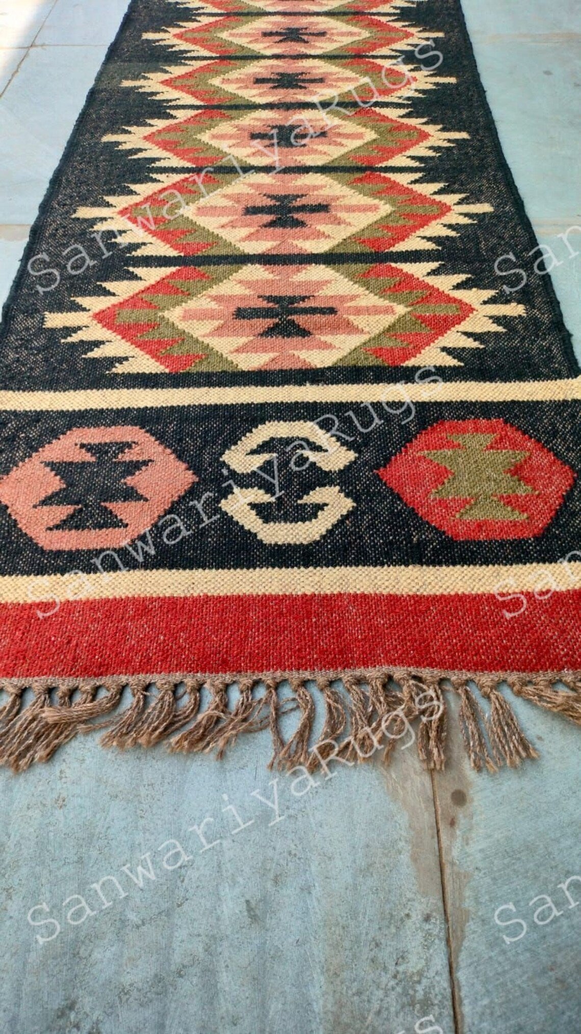 Handwoven Wool Jute Kilim Rug: Bohemian Dhurrie Flatweave