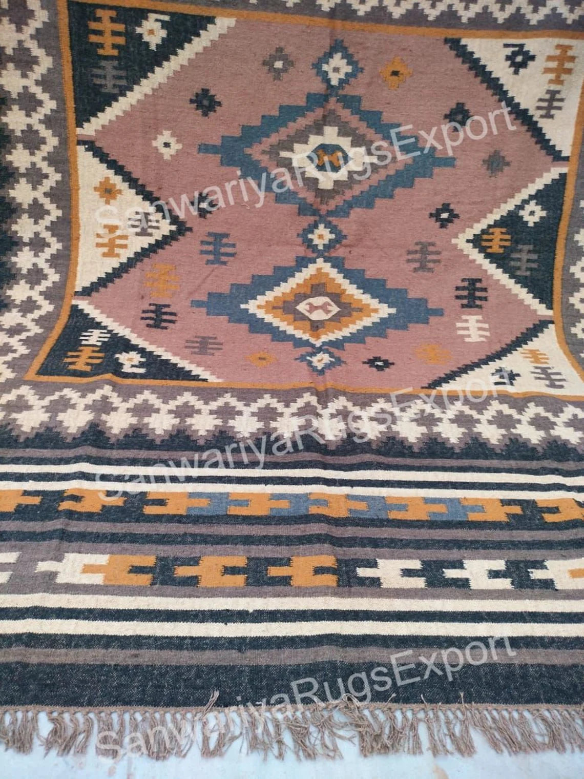 Handwoven Wool Jute Kilim Rug – Oriental Geometric Pattern