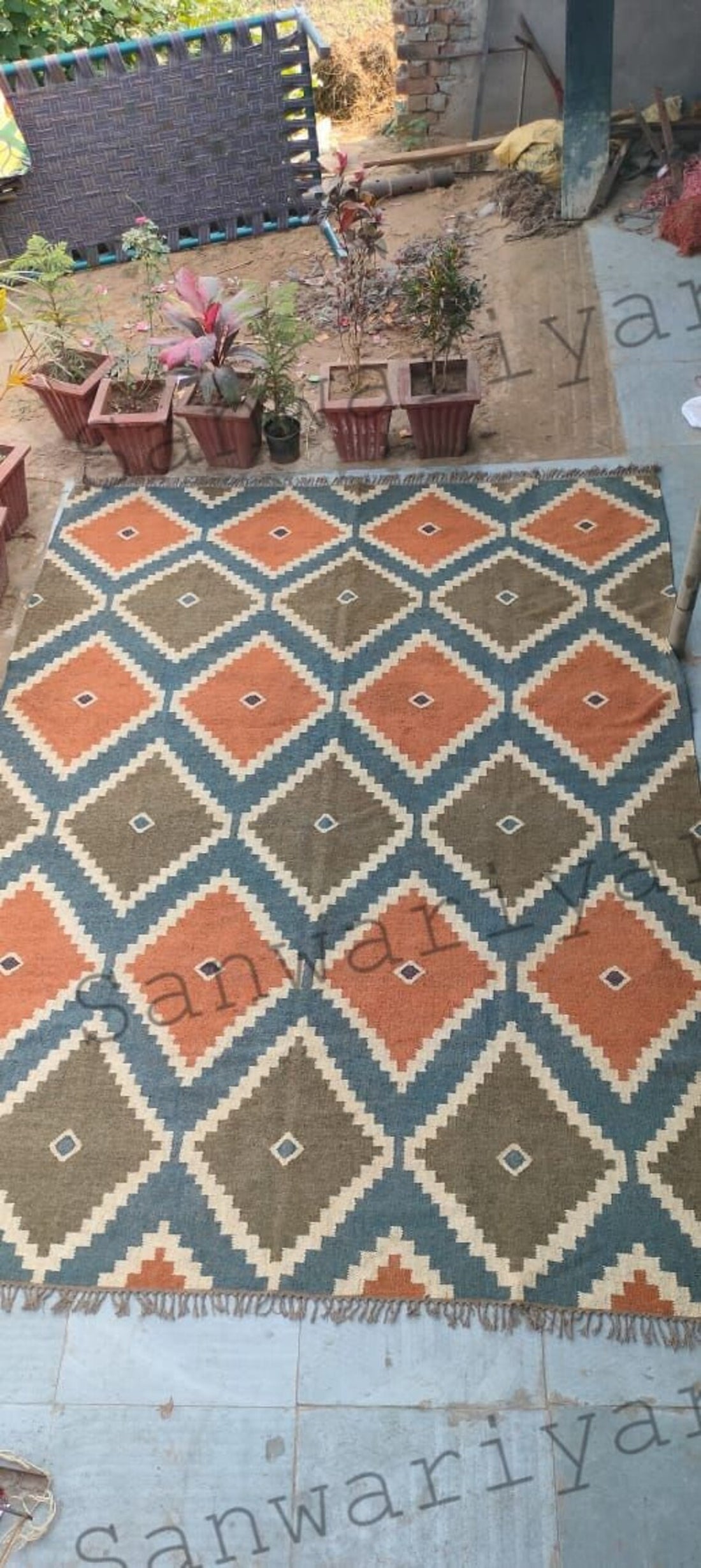 Handwoven Kilim Wool Jute Area Rug with Traditional Geometric Patterns