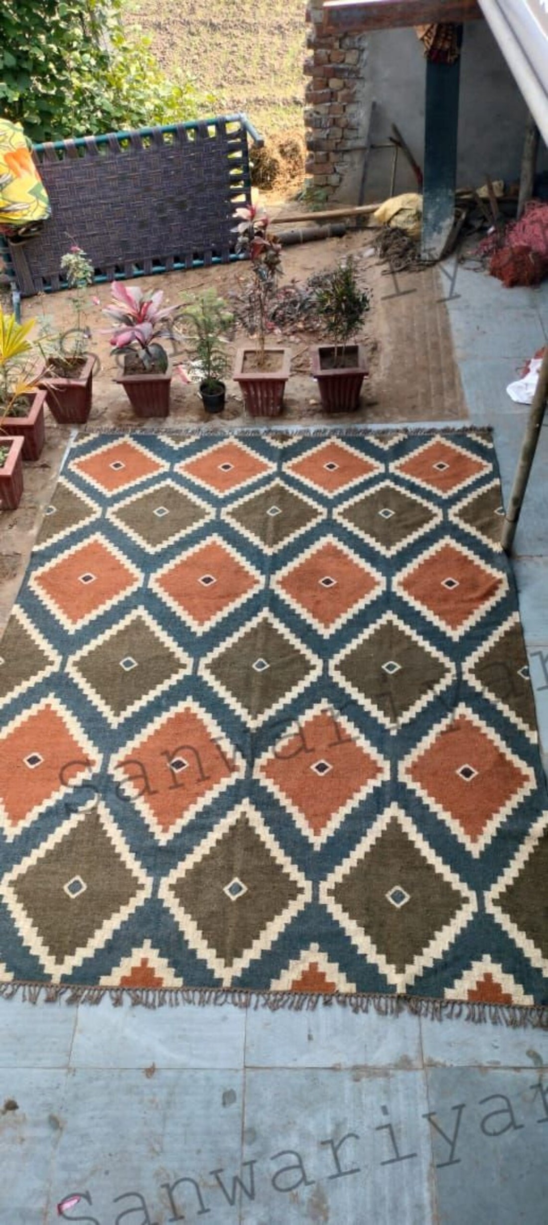 Handwoven Kilim Wool Jute Area Rug with Traditional Geometric Patterns