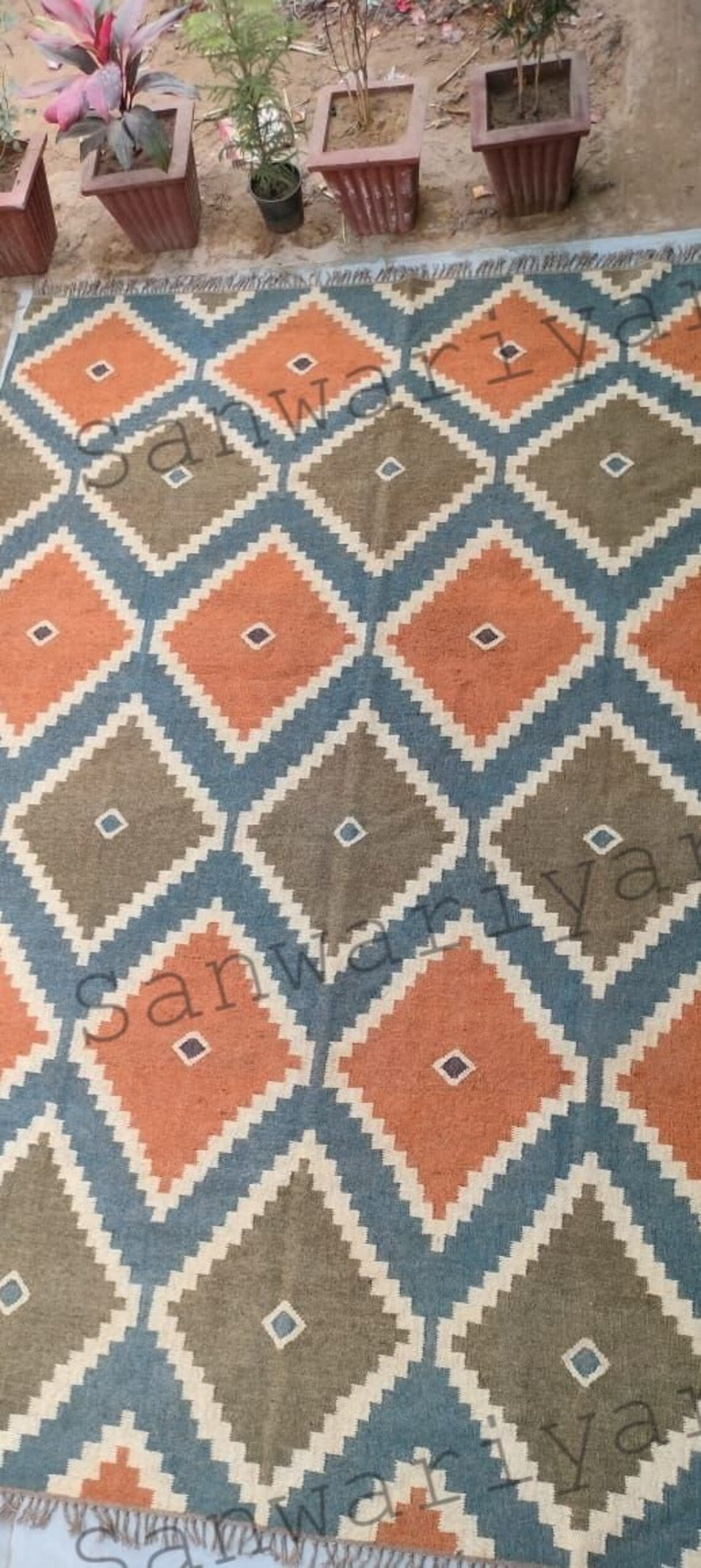 Handwoven Kilim Wool Jute Area Rug with Traditional Geometric Patterns