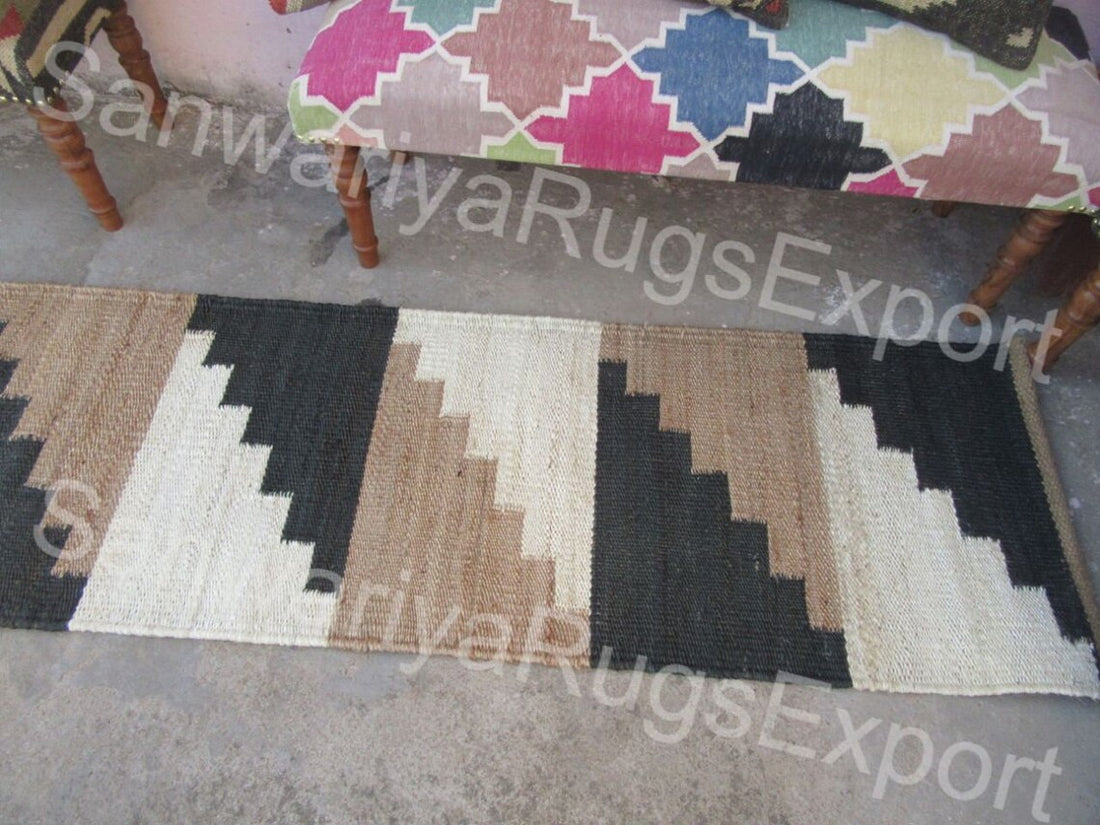 Black & White Zigzag Jute Stair Runner – Handwoven Hemp Rug