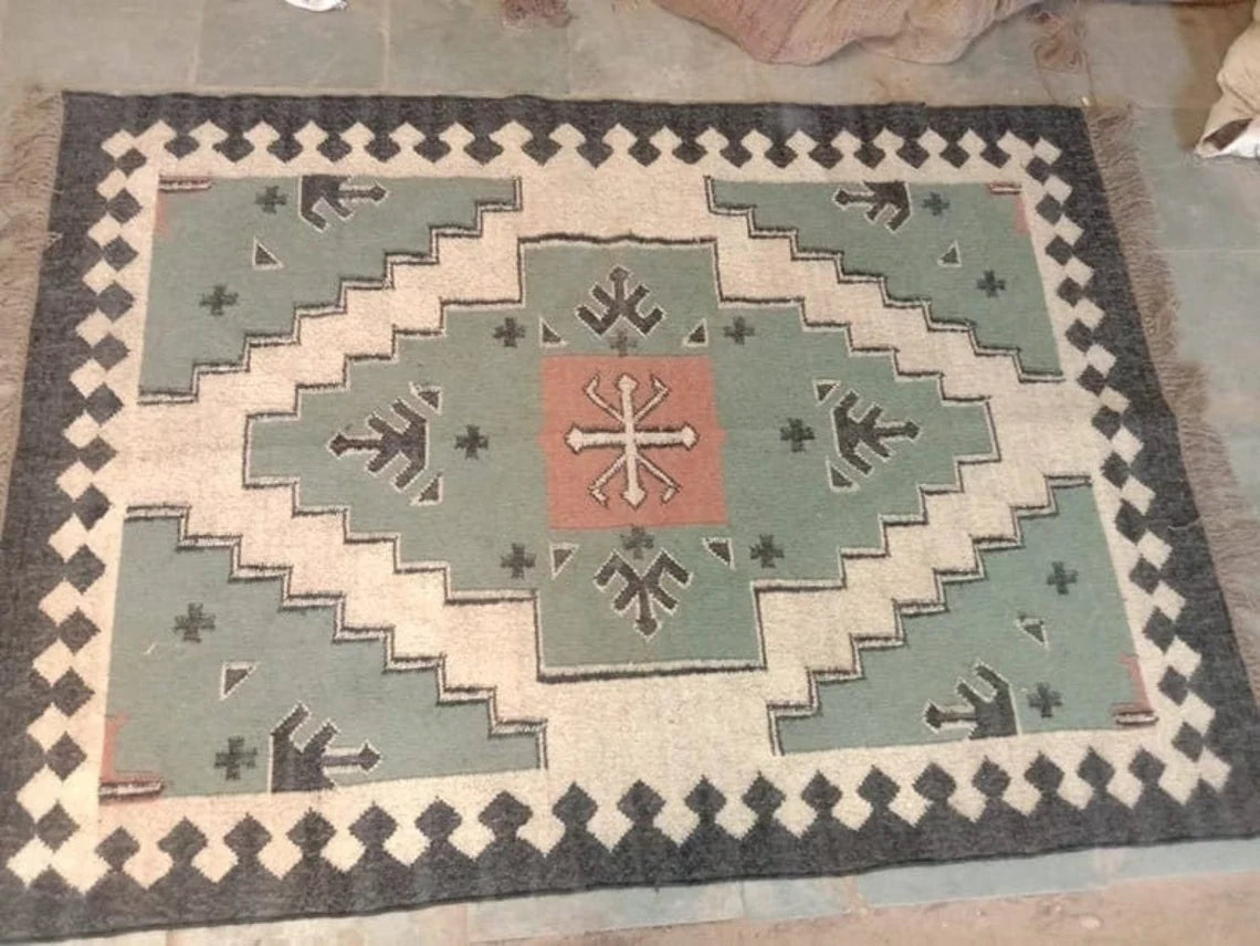 Handwoven Wool and Jute Kilim Rug – Traditional Indian Flatweave Dhurrie
