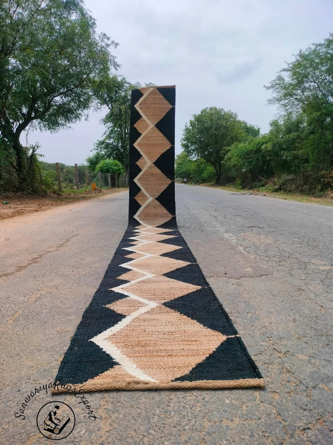 Handmade Natural Hemp Jute Stair Runner – White & Black Pattern