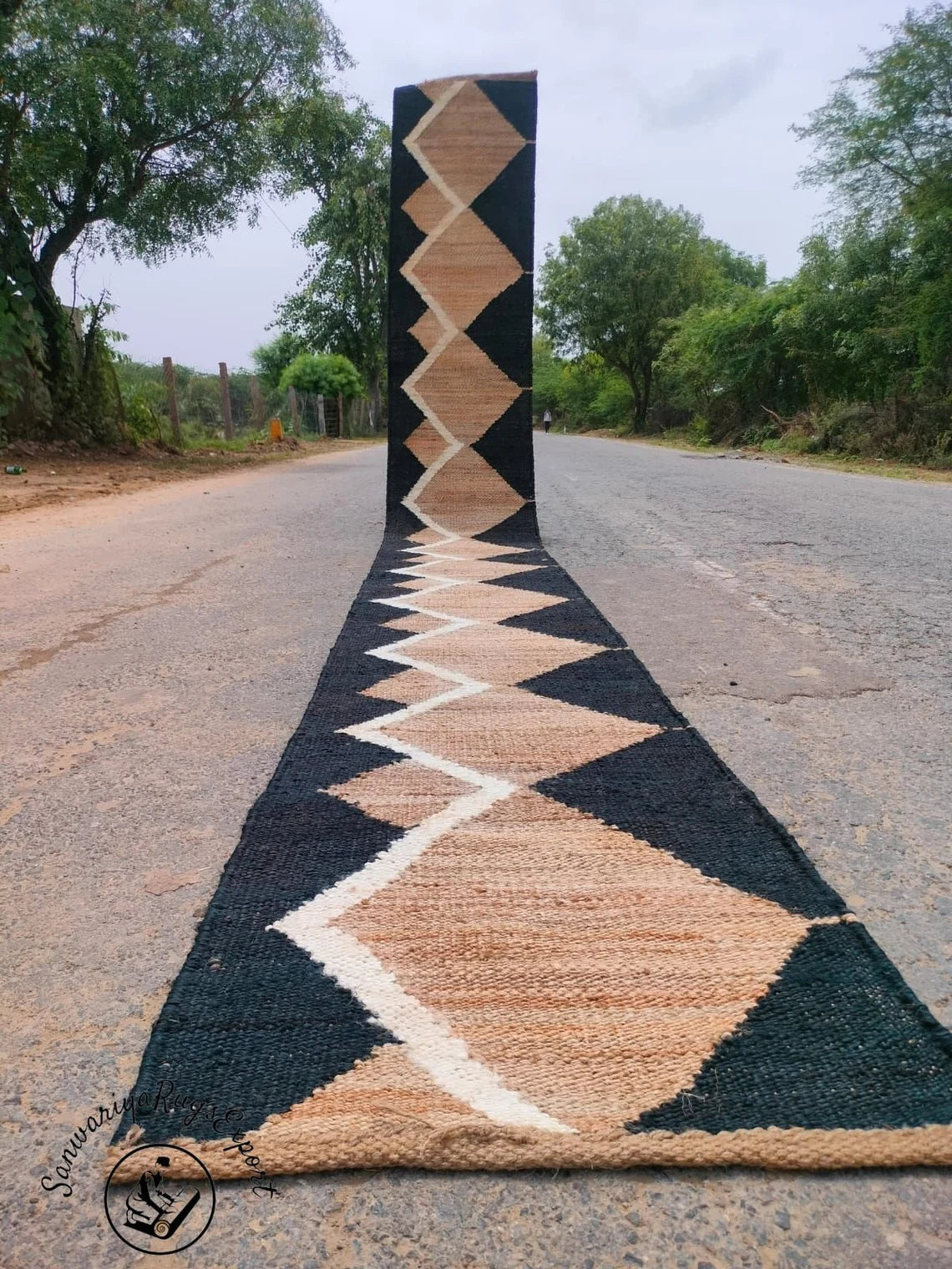 Handmade Natural Hemp Jute Stair Runner – White & Black Pattern