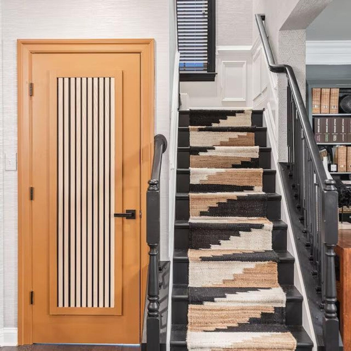 Black & White Zigzag Jute Stair Runner – Handwoven Hemp Rug