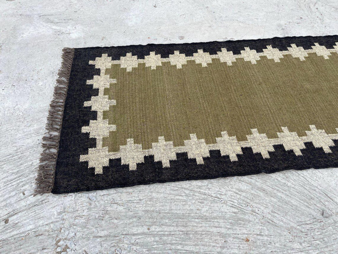 Kilim Rug Runner Green Black Wool & Jute Dhurrie Rug Oriental Geometric Traditional