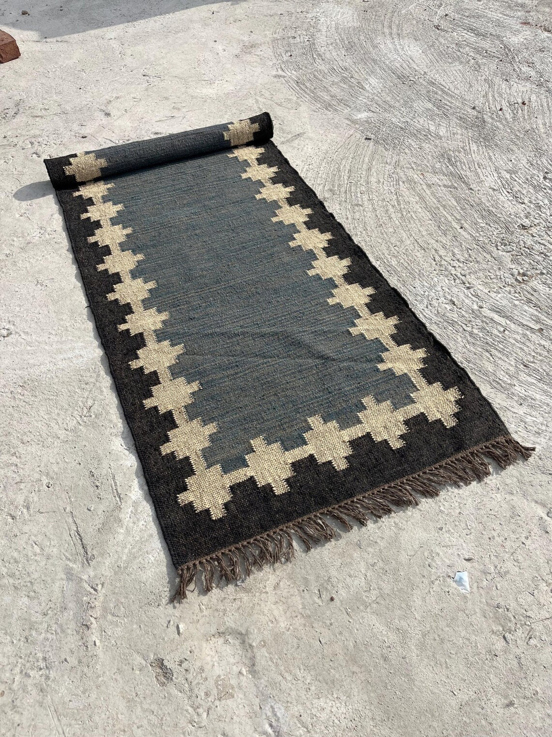 Kilim Rug Runner Green Black Wool & Jute Dhurrie Rug Oriental Geometric Traditional