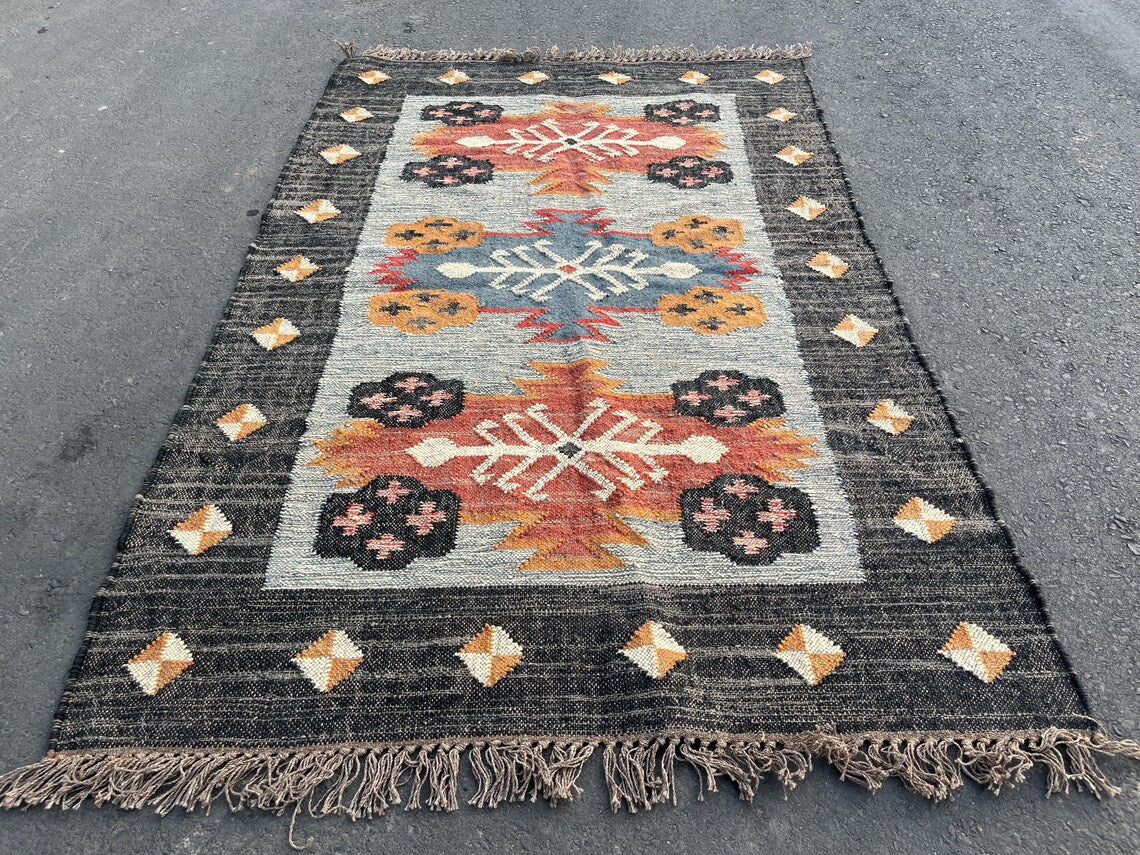 Handwoven Wool Jute Kilim Dhurrie Rug, Traditional Multicolor Oriental Decor