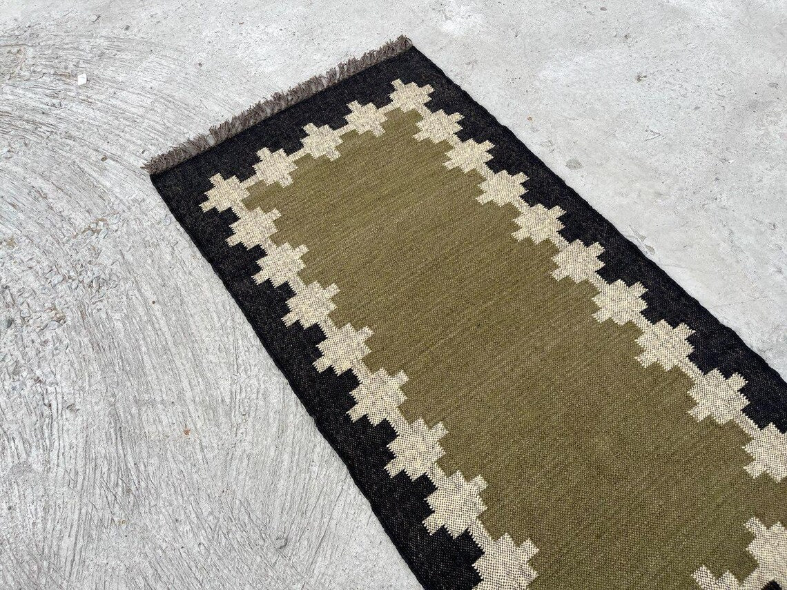 Kilim Rug Runner Green Black Wool & Jute Dhurrie Rug Oriental Geometric Traditional