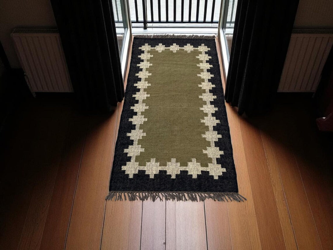 Kilim Rug Runner Green Black Wool & Jute Dhurrie Rug Oriental Geometric Traditional