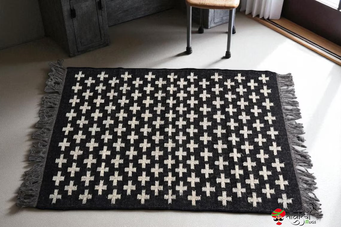 Handmade Kilim Rug – Wool & Jute Dhurrie, Black White Geometric Carpet
