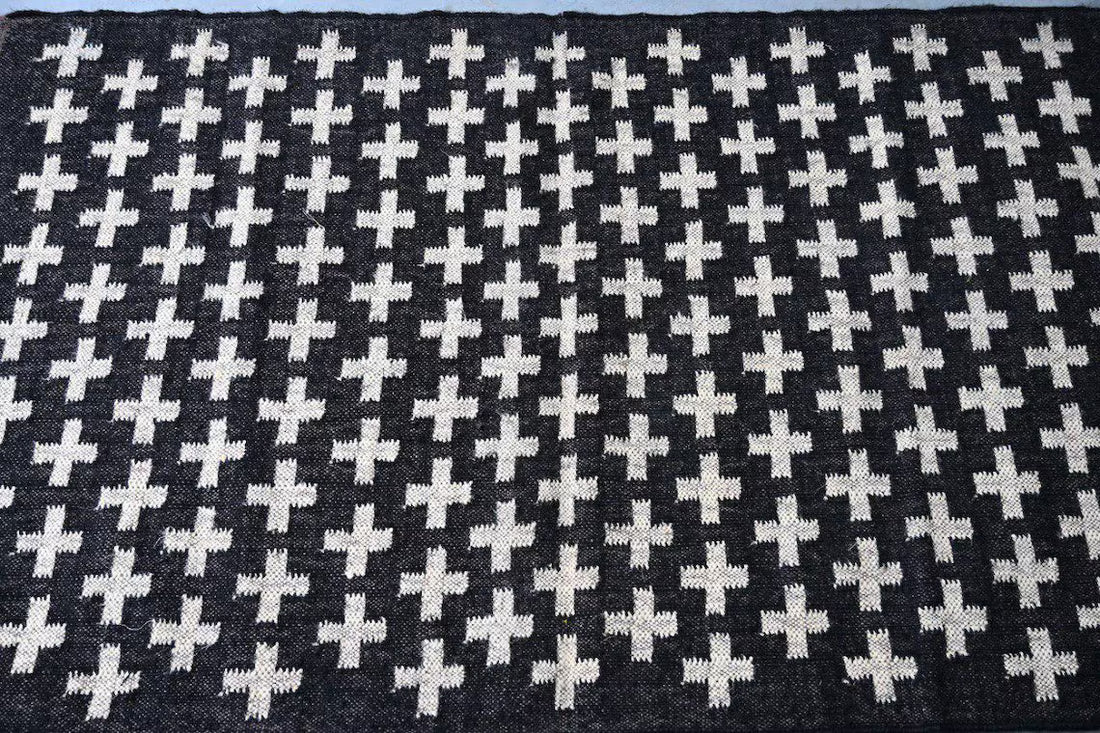 Handmade Kilim Rug – Wool & Jute Dhurrie, Black White Geometric Carpet