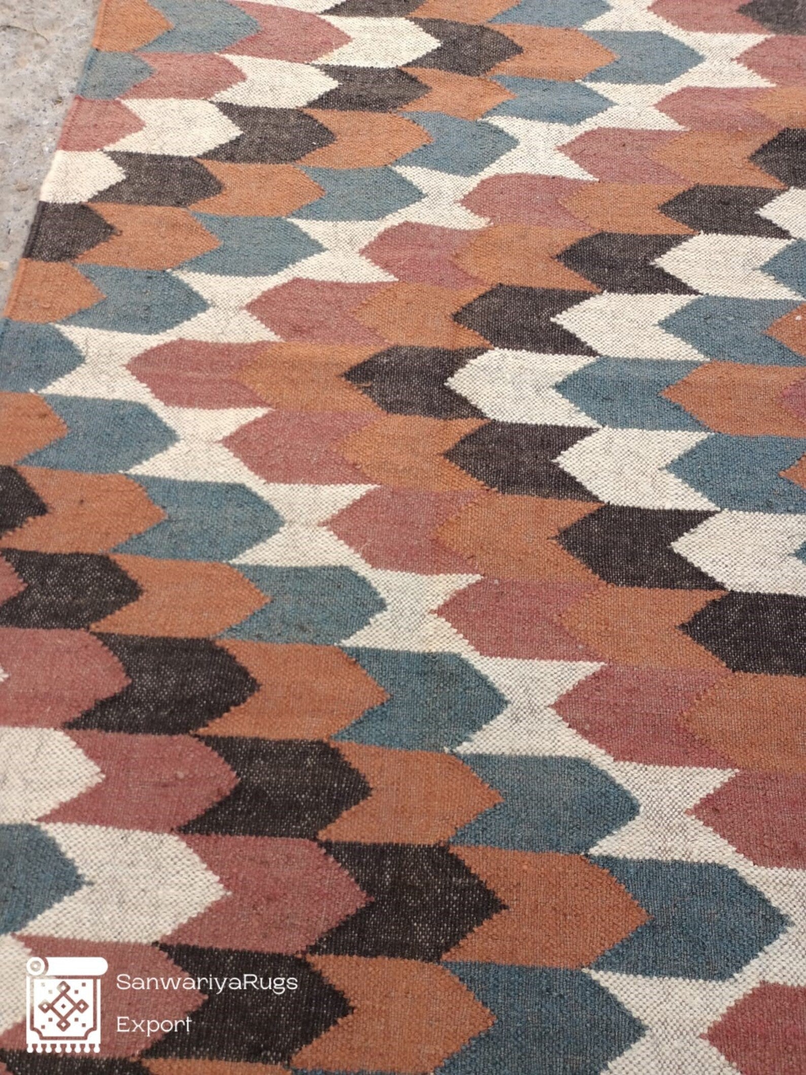 Handwoven Wool & Jute Kilim Rug – Traditional Indian Flatweave Dhurrie for Living Room Decor