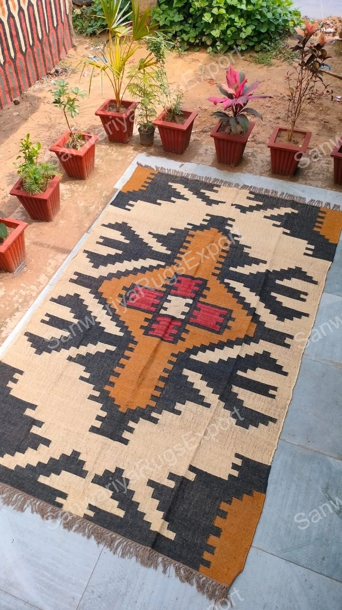 Handwoven Wool & Jute Kilim Rug – Geometric Pattern Indian Dhurrie for Modern & Traditional Interiors