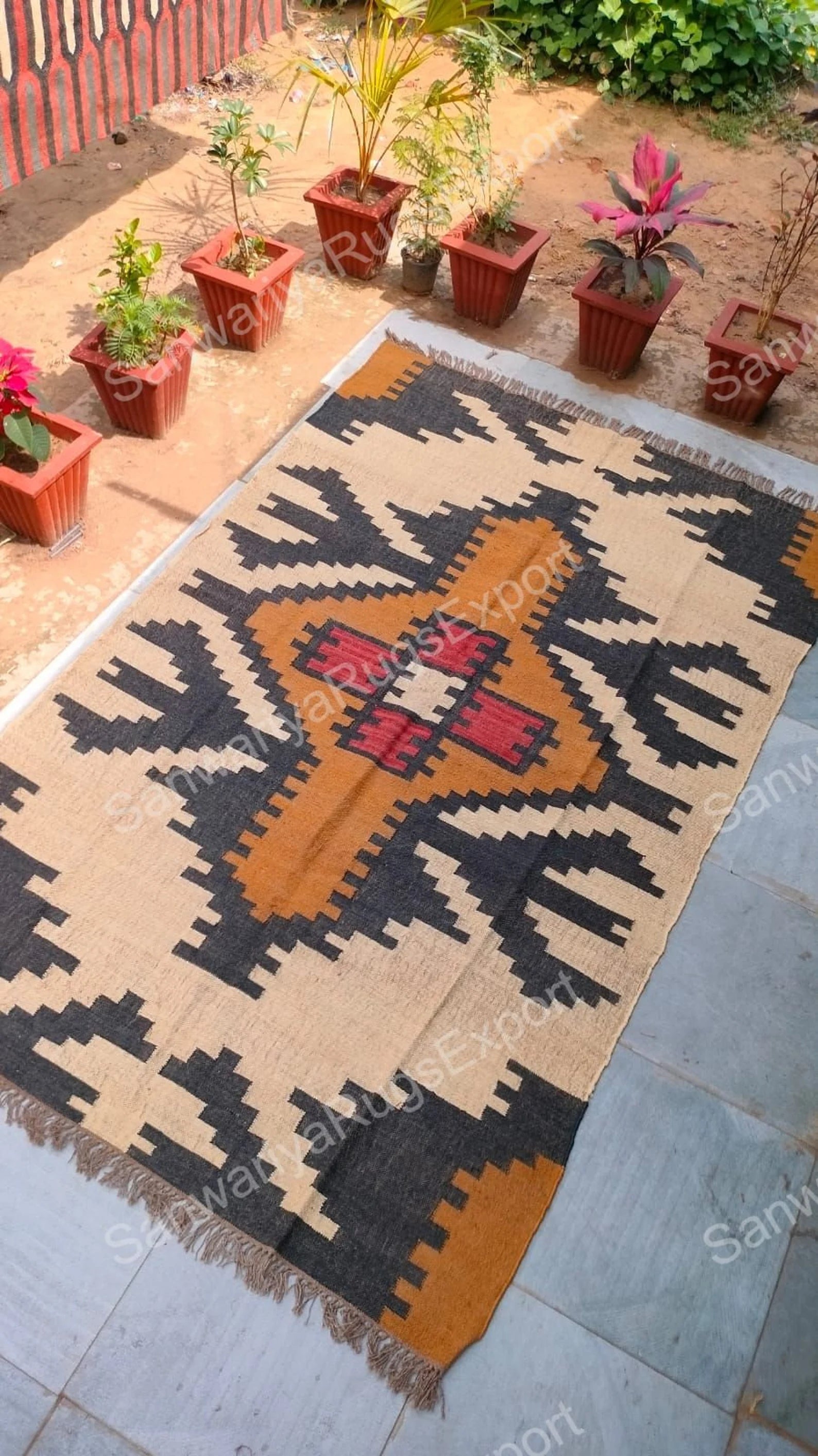 Handwoven Wool & Jute Kilim Rug – Geometric Pattern Indian Dhurrie for Modern & Traditional Interiors