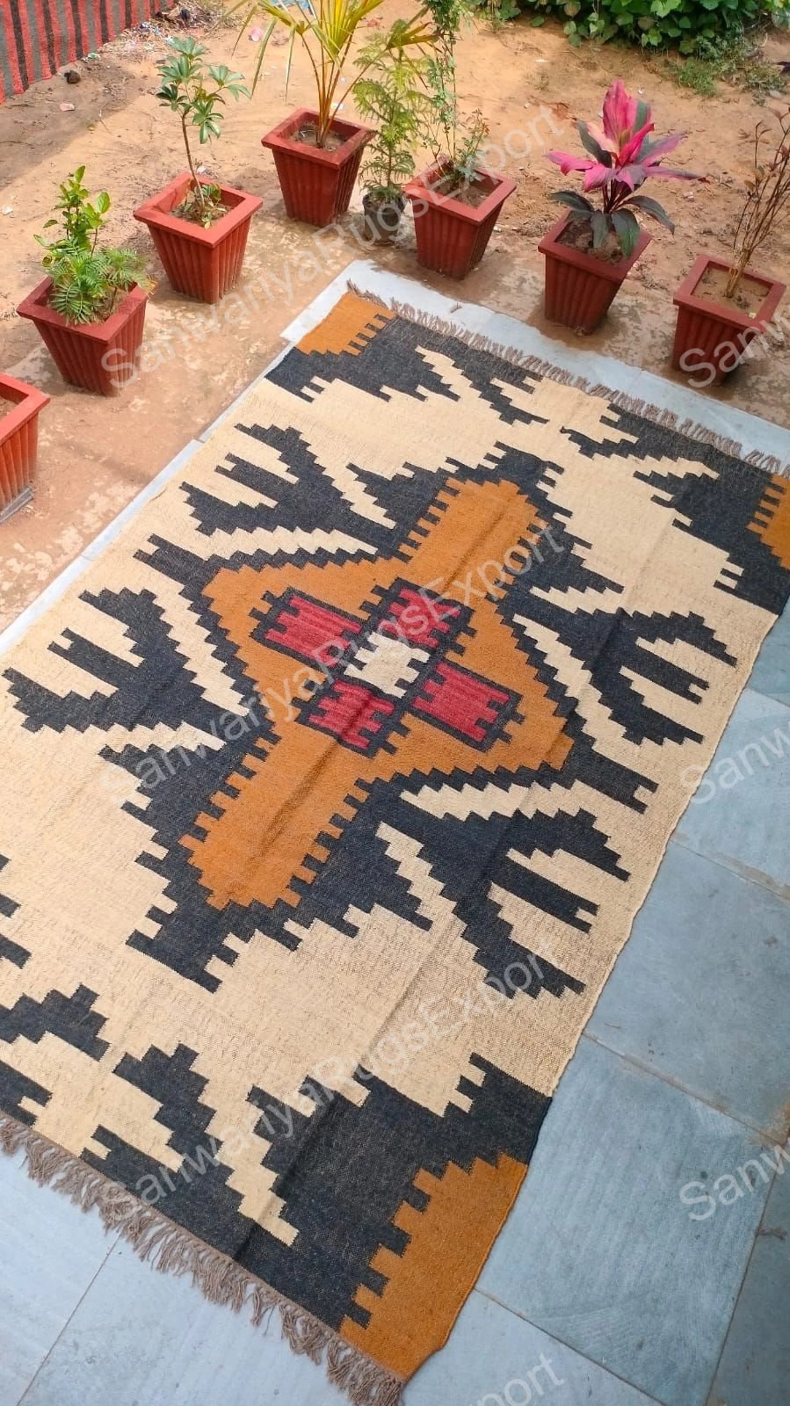 Handwoven Wool & Jute Kilim Rug – Geometric Pattern Indian Dhurrie for Modern & Traditional Interiors