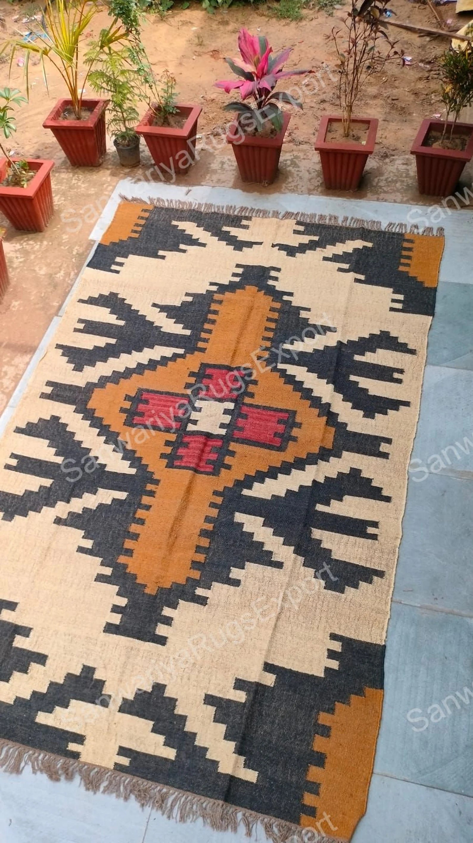 Handwoven Wool & Jute Kilim Rug – Geometric Pattern Indian Dhurrie for Modern & Traditional Interiors