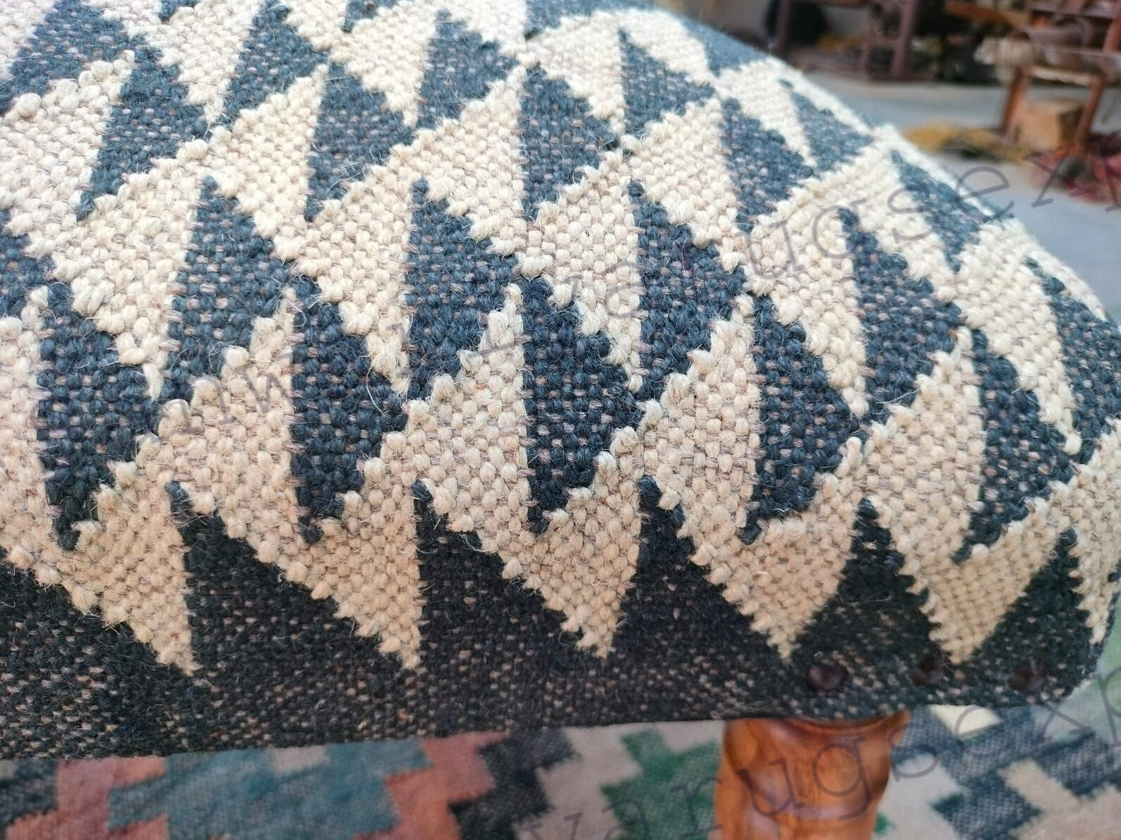Kilim Patterned Bench – Bohemian Wool Jute Entryway Ottoman