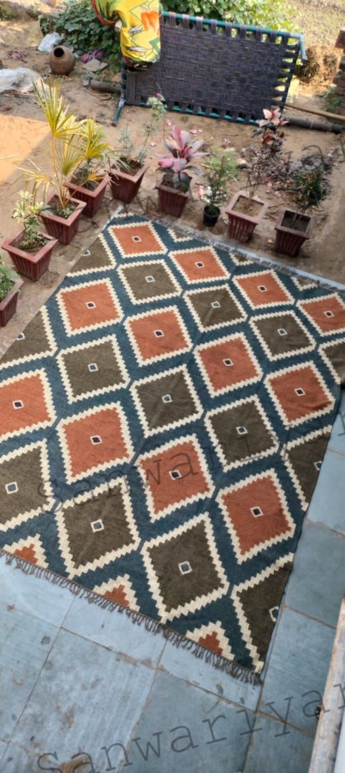 Handwoven Kilim Wool Jute Area Rug with Traditional Geometric Patterns